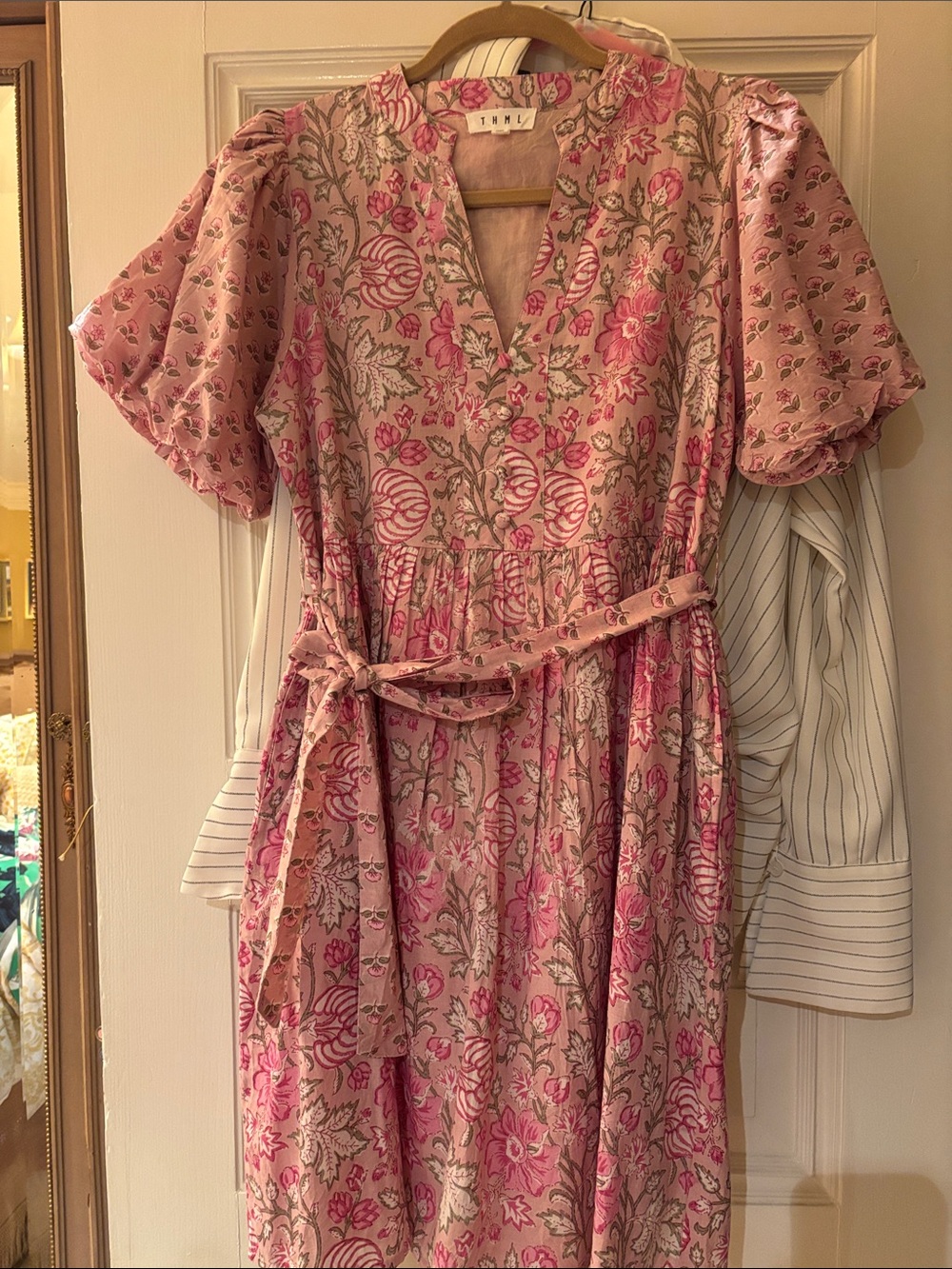 THML Pink Floral Belted Midi Dress with Puff Sleevesu